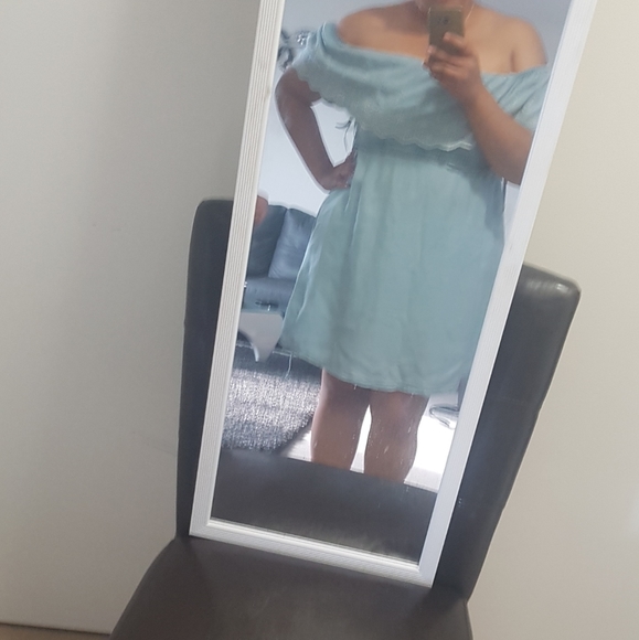 Off shoulders dress - Picture 2 of 2